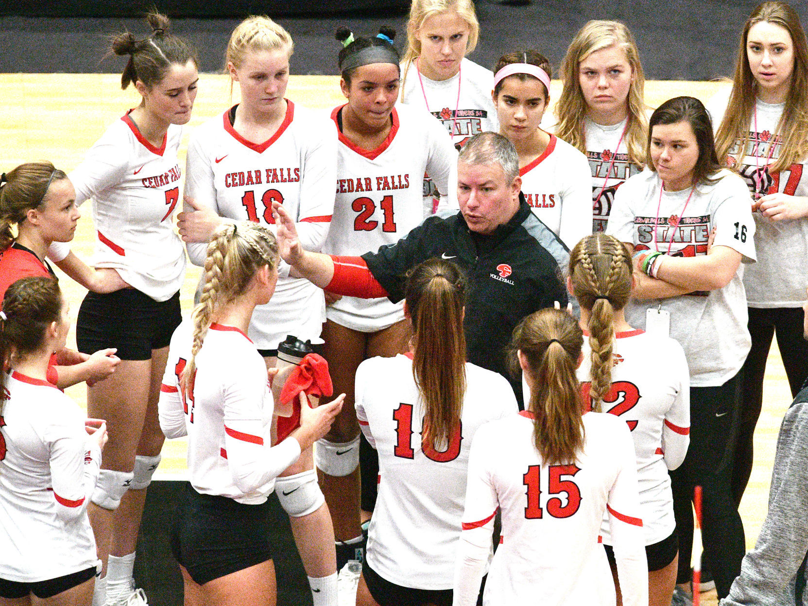 Cedar Falls vs Urbandale state volleyball